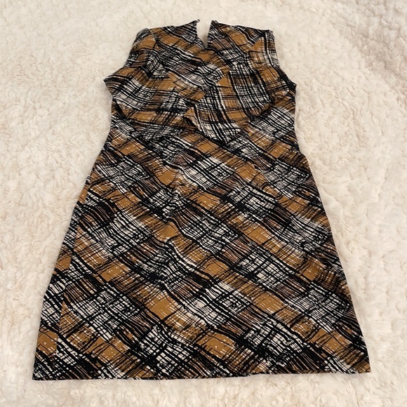 J. McLaughlin size large plaid print! - Picture 6 of 7